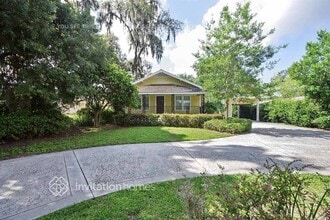 Building Photo - 290 E 1st St