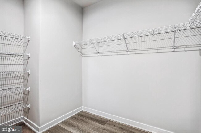 Building Photo - 1675 Bandit Loop