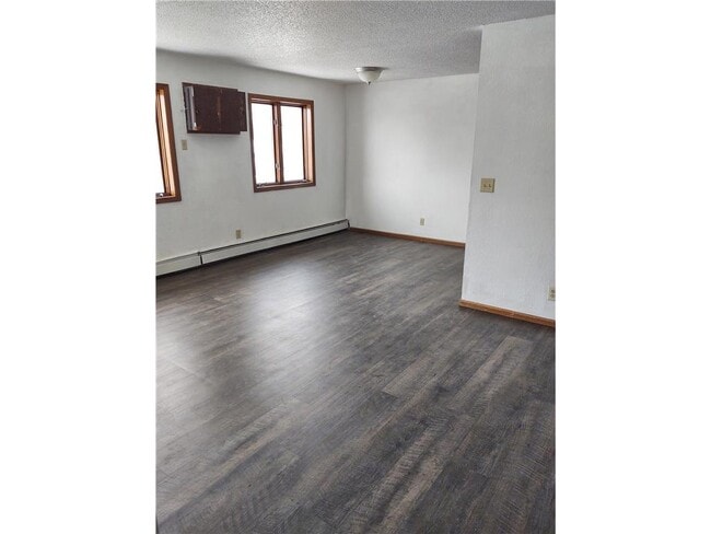 Building Photo - 222 6th St SW