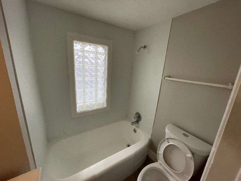 Building Photo - 1324 Brownell Ave