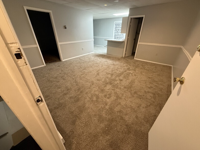 2nd Flr Livingroom - 368B Summerhill Rd