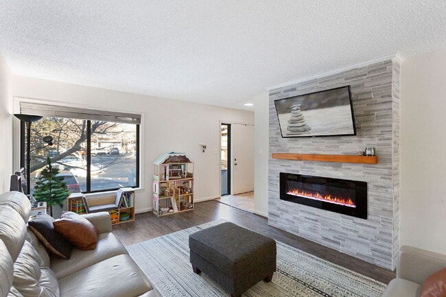 Building Photo - Welcome Home!