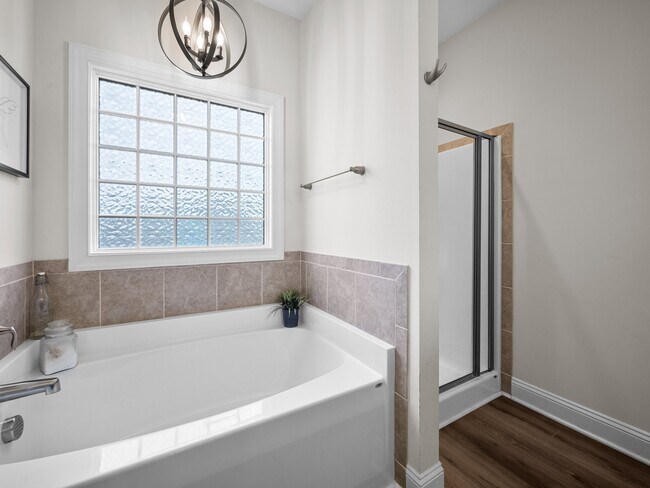 Building Photo - 239 Sailor St