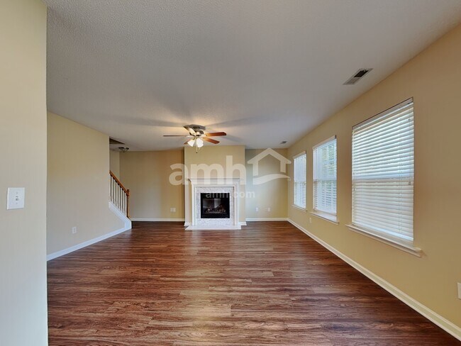 Building Photo - 4928 Alenja Ln