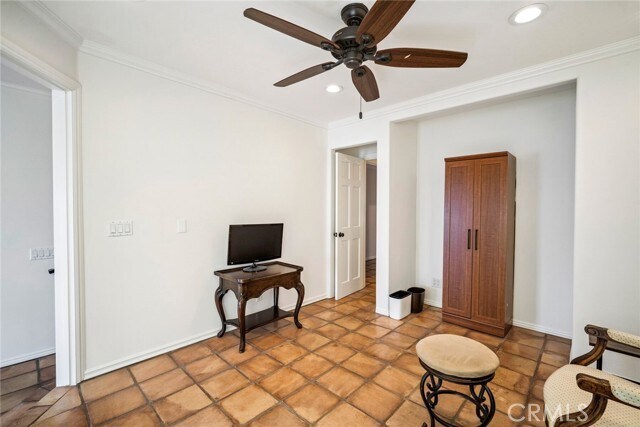 Building Photo - 257 Avenida Lobeiro