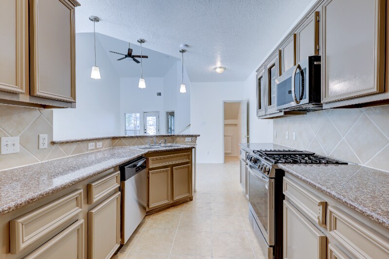 Building Photo - 10302 Buffum St