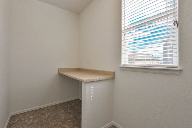 Building Photo - 476 Havenbrook Dr