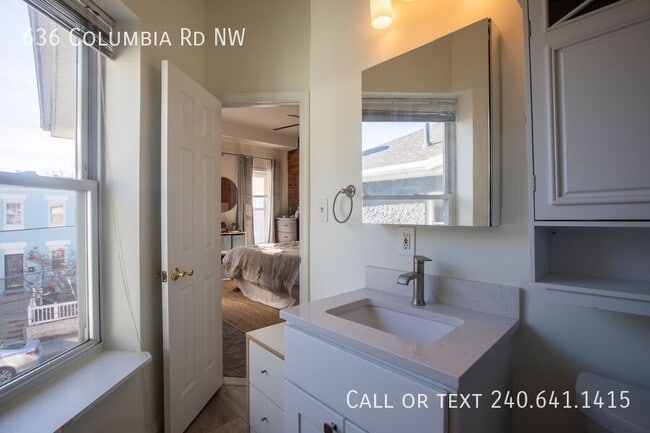 Building Photo - 636 Columbia Rd NW