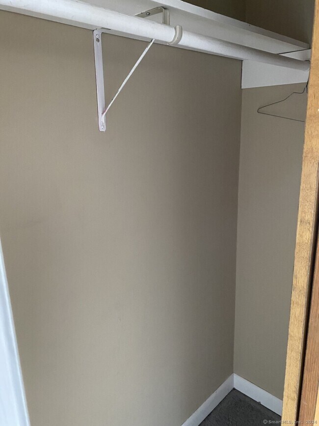 Building Photo - 21 S Division St