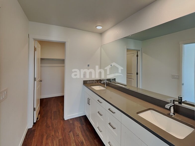 Building Photo - 23584 E 2nd Pl