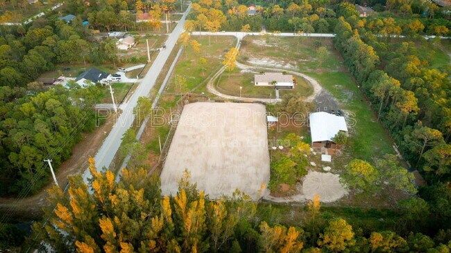 Building Photo - 18080 Sycamore Dr W