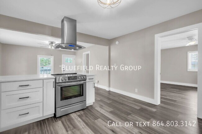 Building Photo - 212 E Bearden St