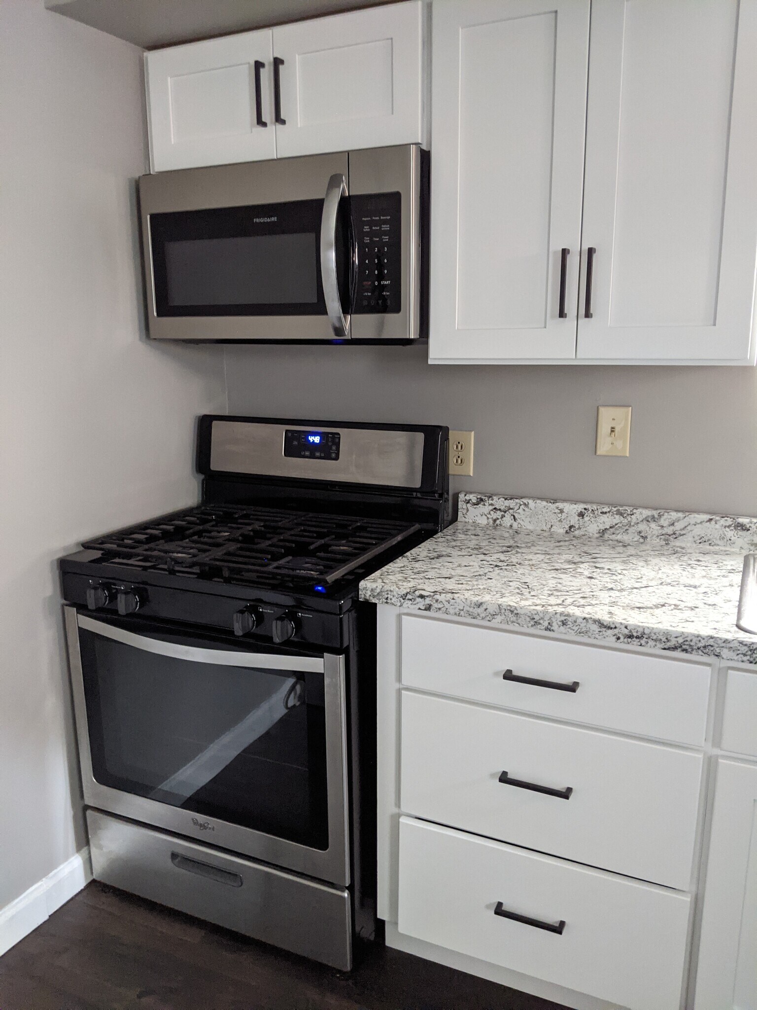 Kitchen - 347 Academy St
