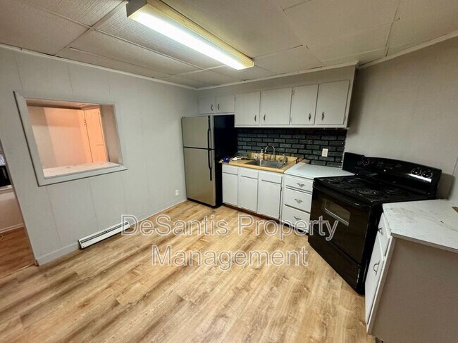 Building Photo - 474 Spang Ave