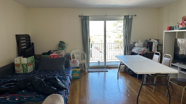 Building Photo - 45 Oval Rd