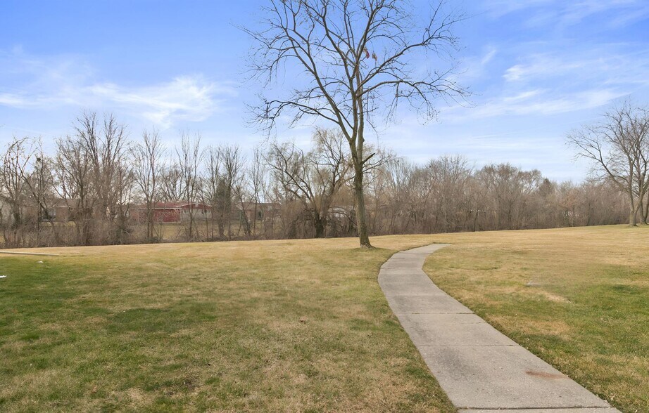 Building Photo - 44489 Savery Dr