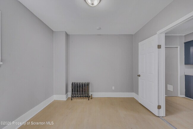 Building Photo - 958 Ridge Ave