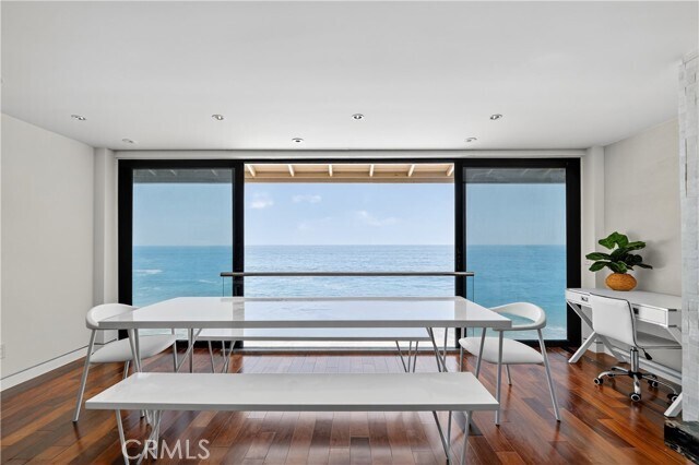 Building Photo - 102 Blue Lagoon