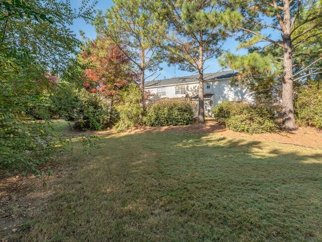 Building Photo - Super Townhouse with 2 MASTER BEDROOMS!