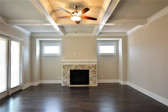 Building Photo - 7200 Grandview Overlook