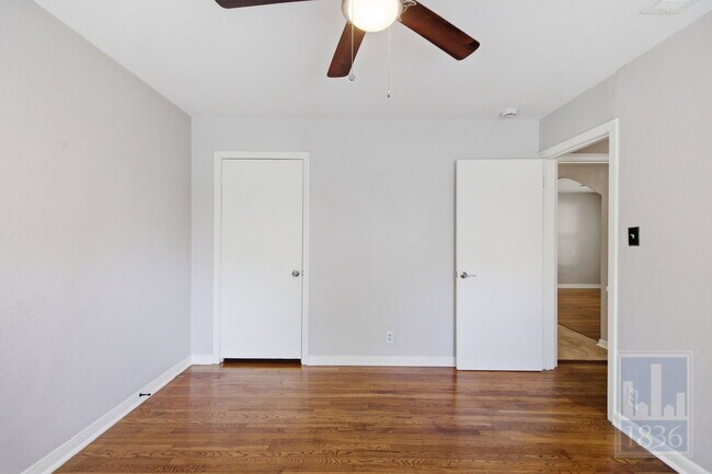 Building Photo - 1604 Sanchez St