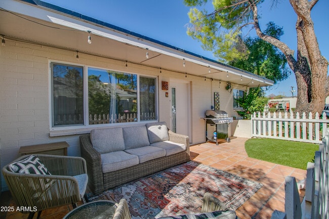 Building Photo - 3511 E Montecito Ave