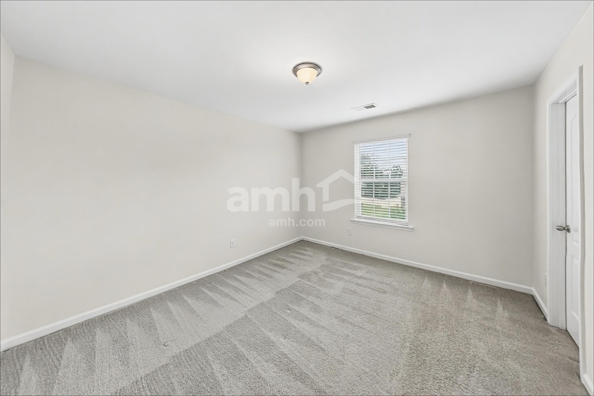 Building Photo - 246 Kennerly Ave