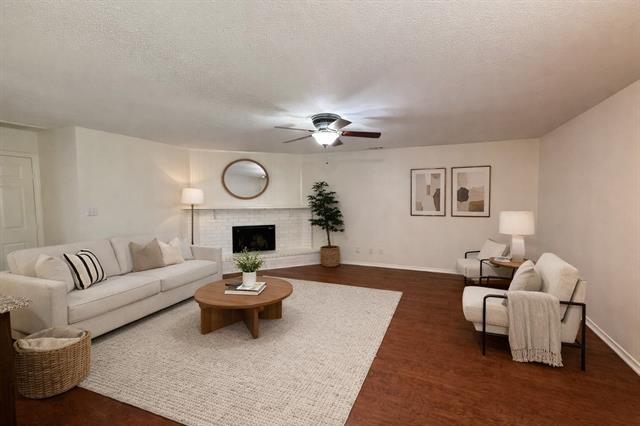 Building Photo - 504 Woodcrest Way