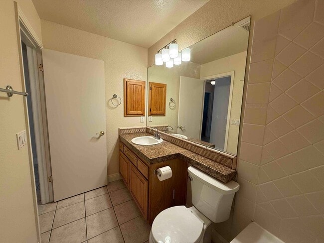 Building Photo - 3 Bed Antelope Home Close to Schools