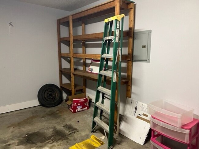 Building Photo - Cozy 3 Bed 2 Bath House! Available Now!
