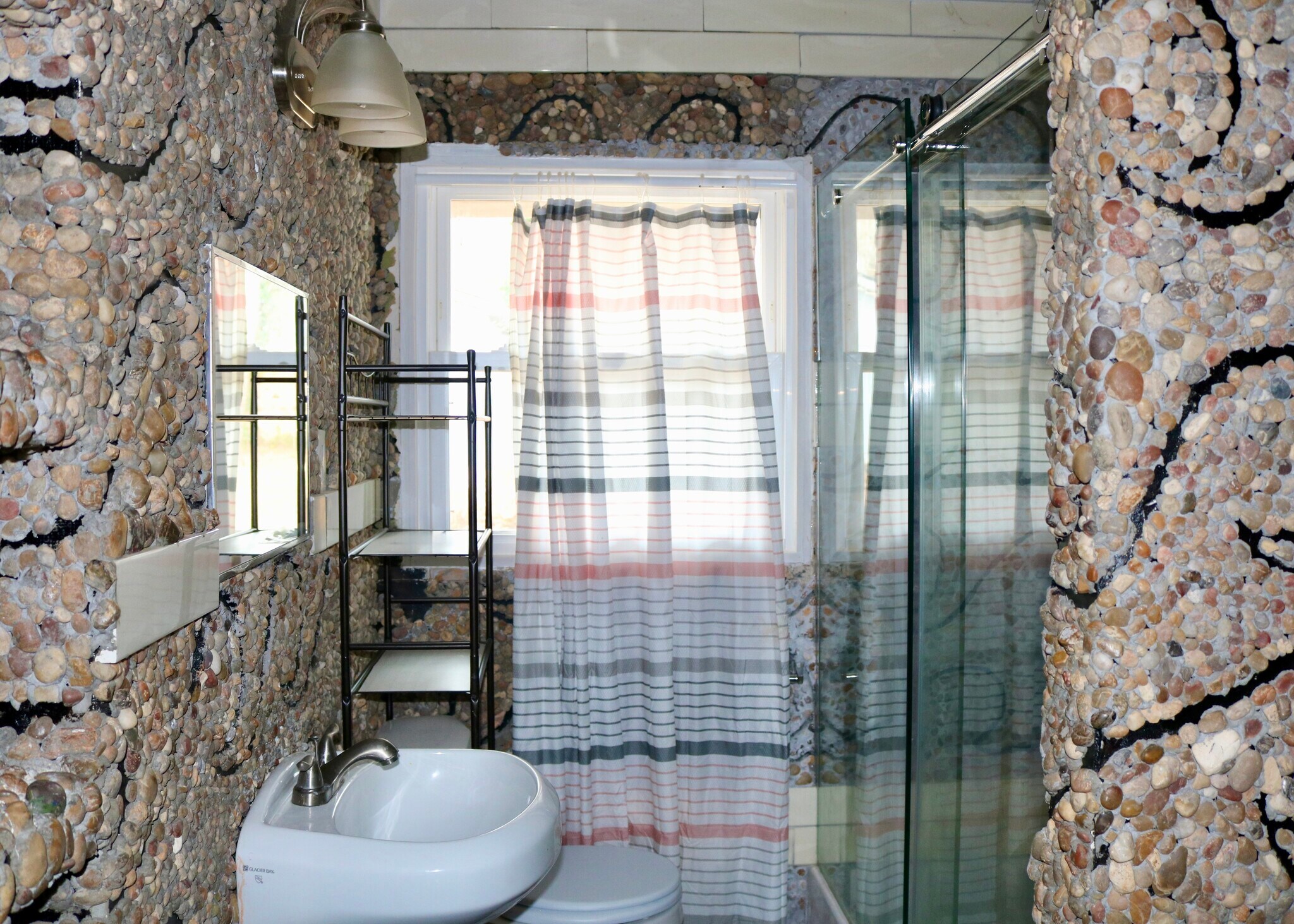 Building Photo - 1027 Woodward Cir SW