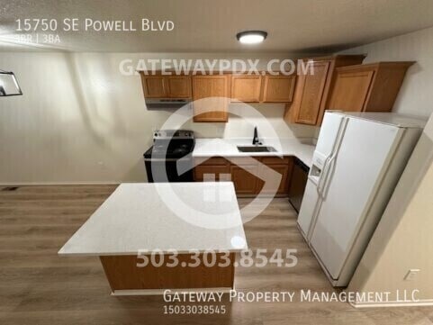 Building Photo - 15750 SE Powell Blvd