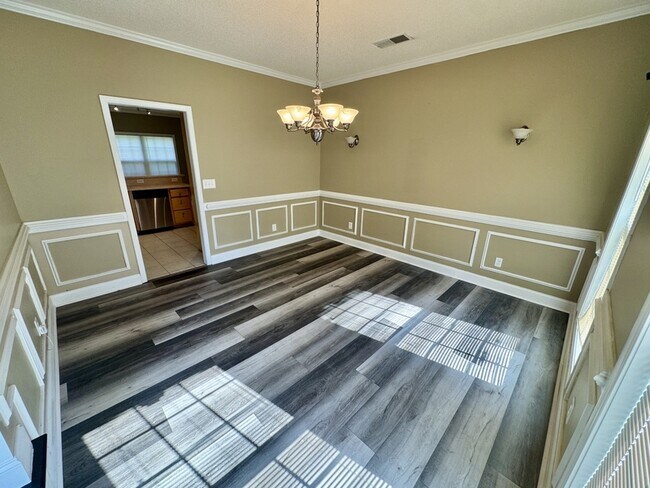 Building Photo - 431 Whitewater Tr
