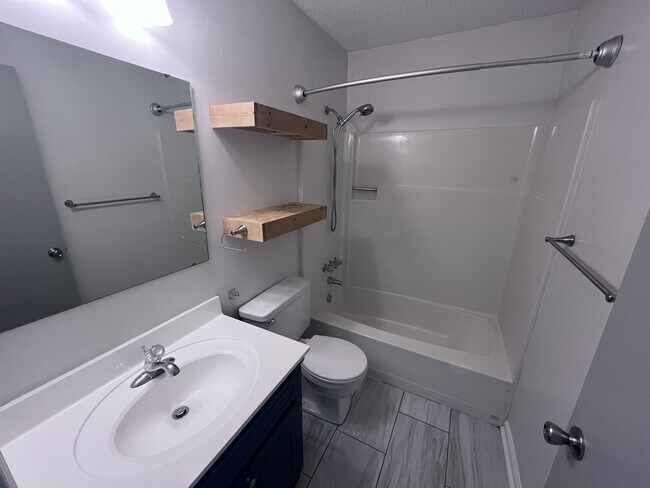 Building Photo - 113 Cornwall Ct