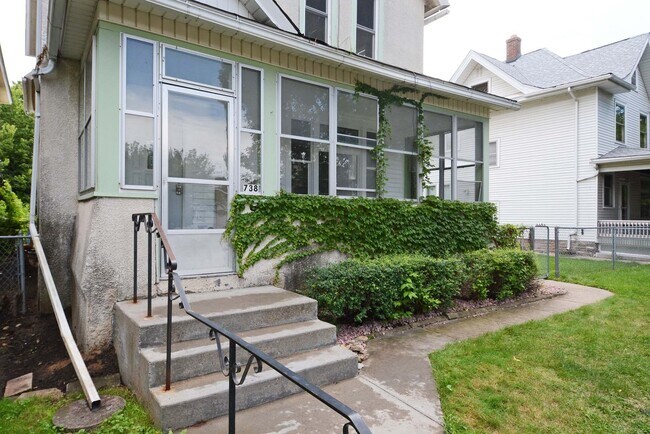 Building Photo - 738 Watson Ave