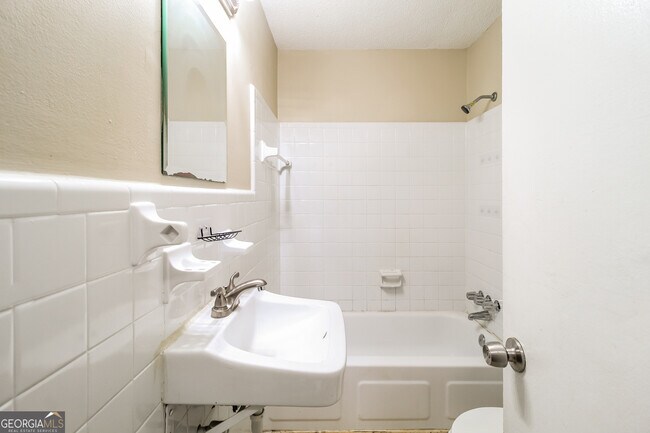 Building Photo - 5151 Hillside Dr NW
