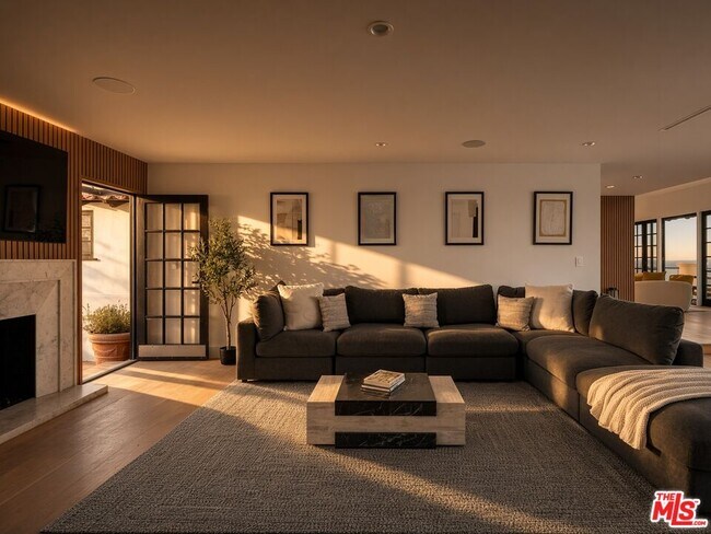 Building Photo - 3909 Villa Costera