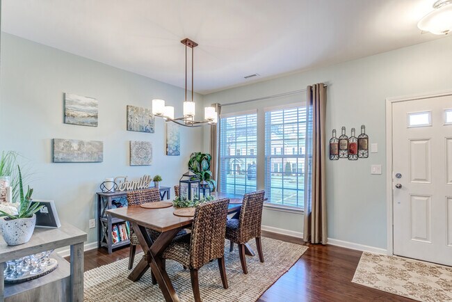 Building Photo - Townhome for rent