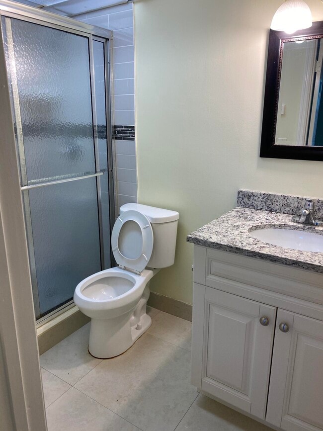 Building Photo - 644 NW 13th St