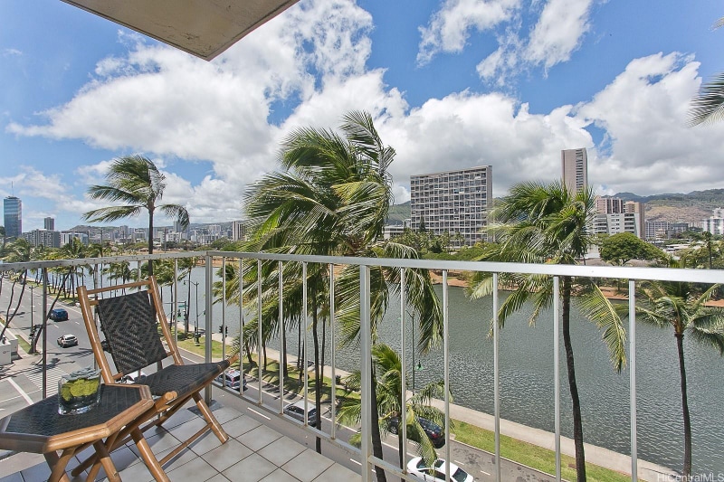 Building Photo - 2115 Ala Wai Blvd