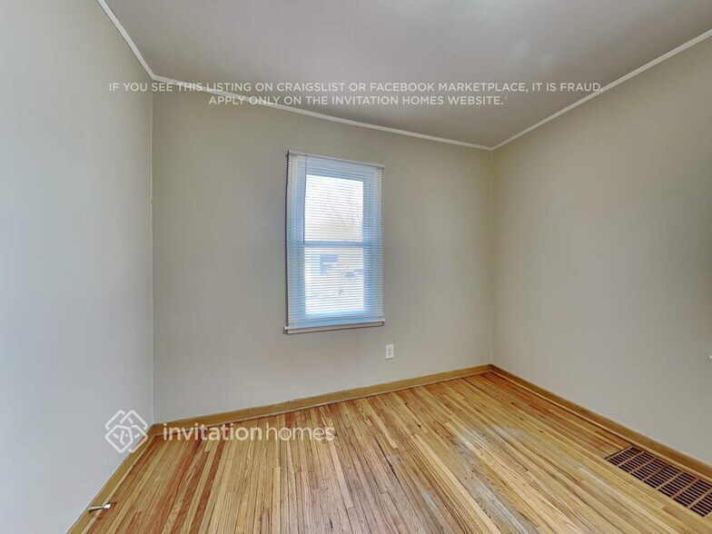 Building Photo - 6709 Channel Rd NE