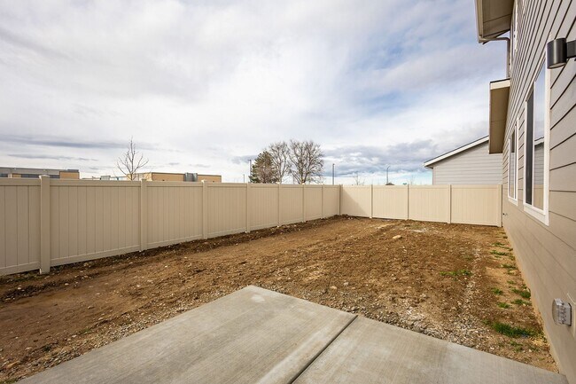 Building Photo - Brand New 3 bed 2.5 bath with flex room North Meridian