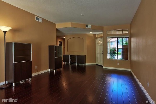 Building Photo - 3 br, 3 bath Townhome - 12650 Homestead