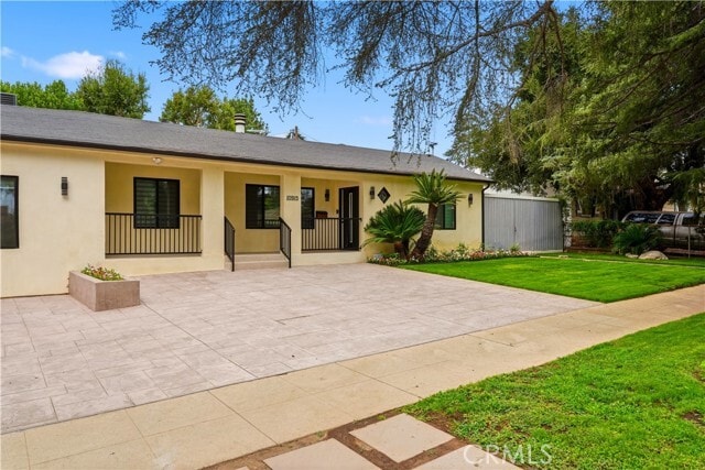 Building Photo - 10913 White Oak Ave