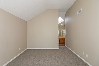 Building Photo - 8454 Lake Crystal Dr