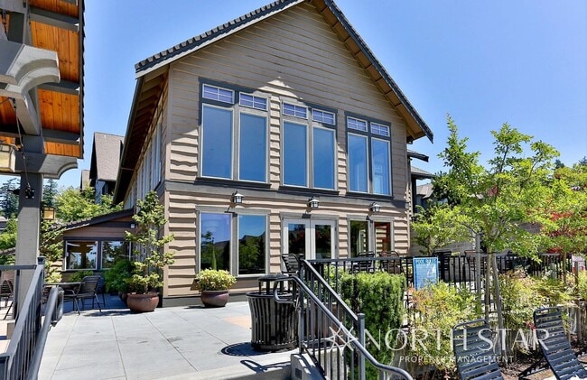 Building Photo - Stunning Renaissance at Peterkort Woods To...