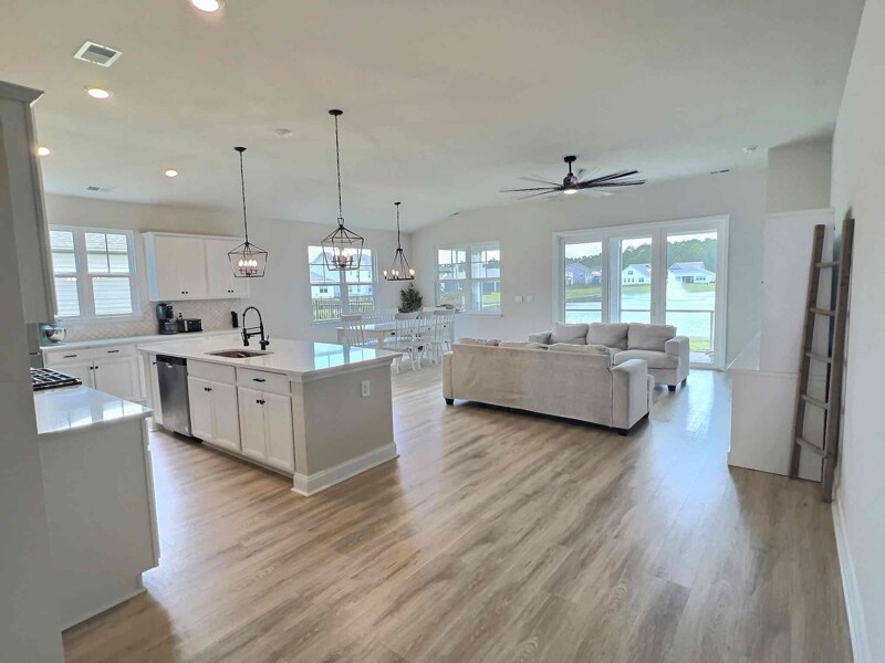 Building Photo - 353 Cattle Dr Cir