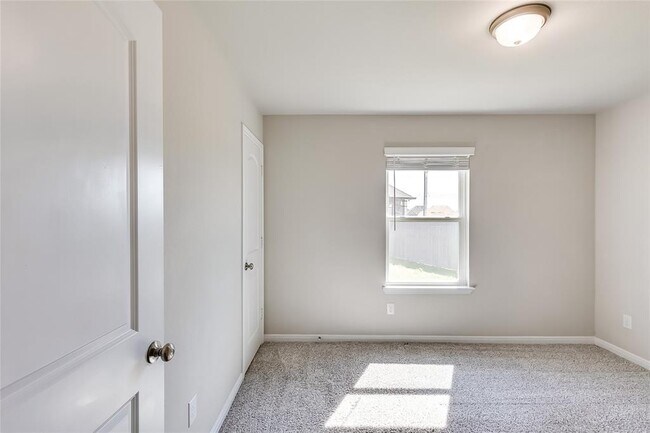 Building Photo - 7747 Merry Oaks Cv
