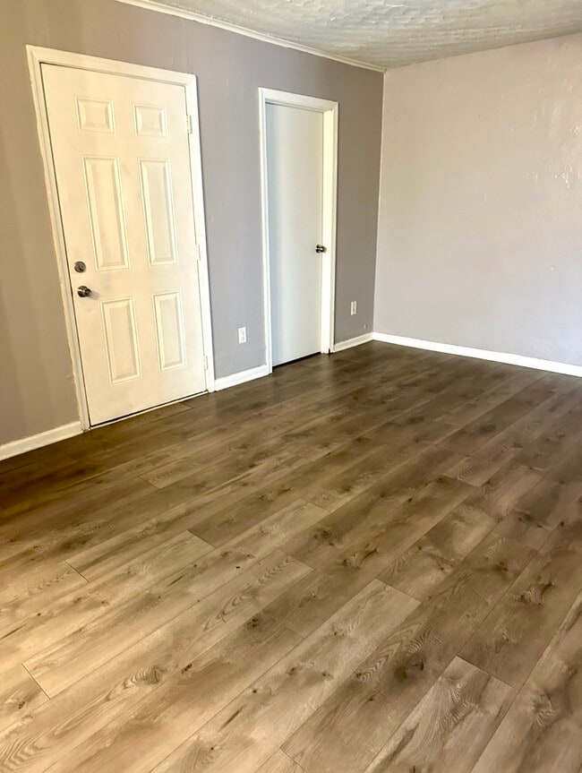 Building Photo - 600 Harbour N Dr