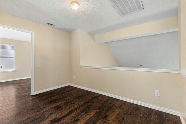 Building Photo - 4953 Sunset Ridge Dr